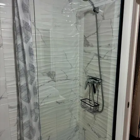 One Bedroom Flat In The Centre Of Apartment *