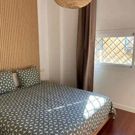 One Bedroom Flat In The Centre Of Apartment *